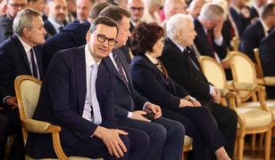 "Pośpiewali, pojedli". Kaczyński pogodził frakcje. Chwilowe zawieszenie broni w PiS