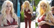 Ciężarna Courtney Stodden w obcisłym kombinezonie (ZDJĘCIA)