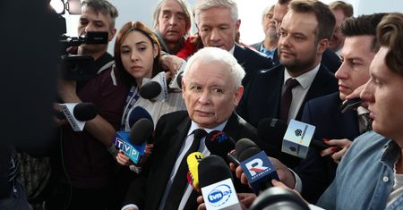 Zmiana w sondażach. Kaczyński rusza w trasę