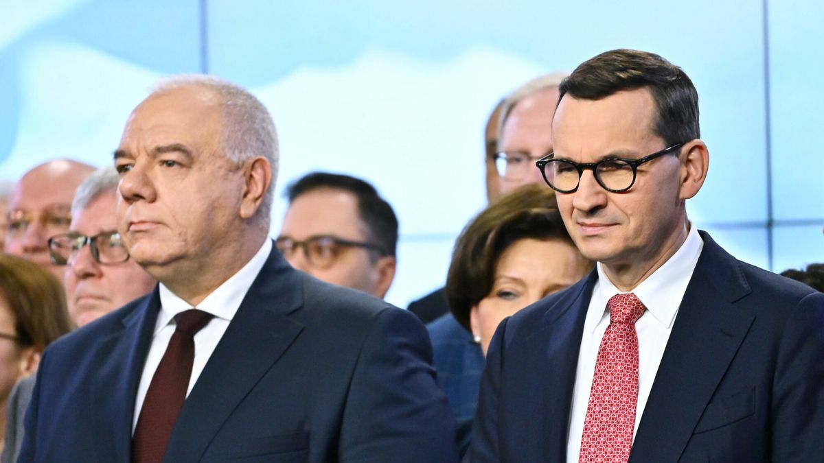 Mateusz Morawiecki, Jacek Sasin