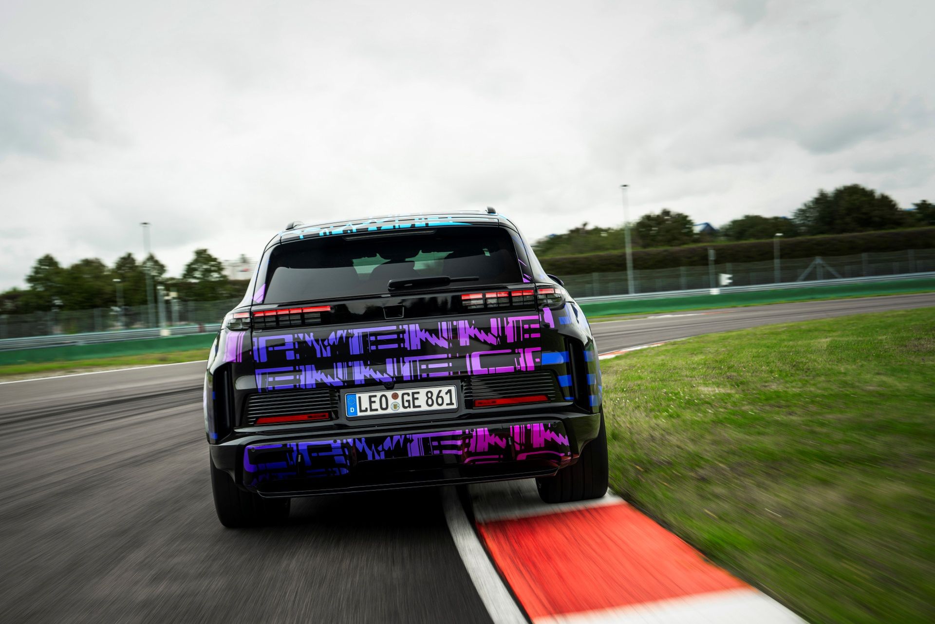 Porsche Cayenne Electric (2026)