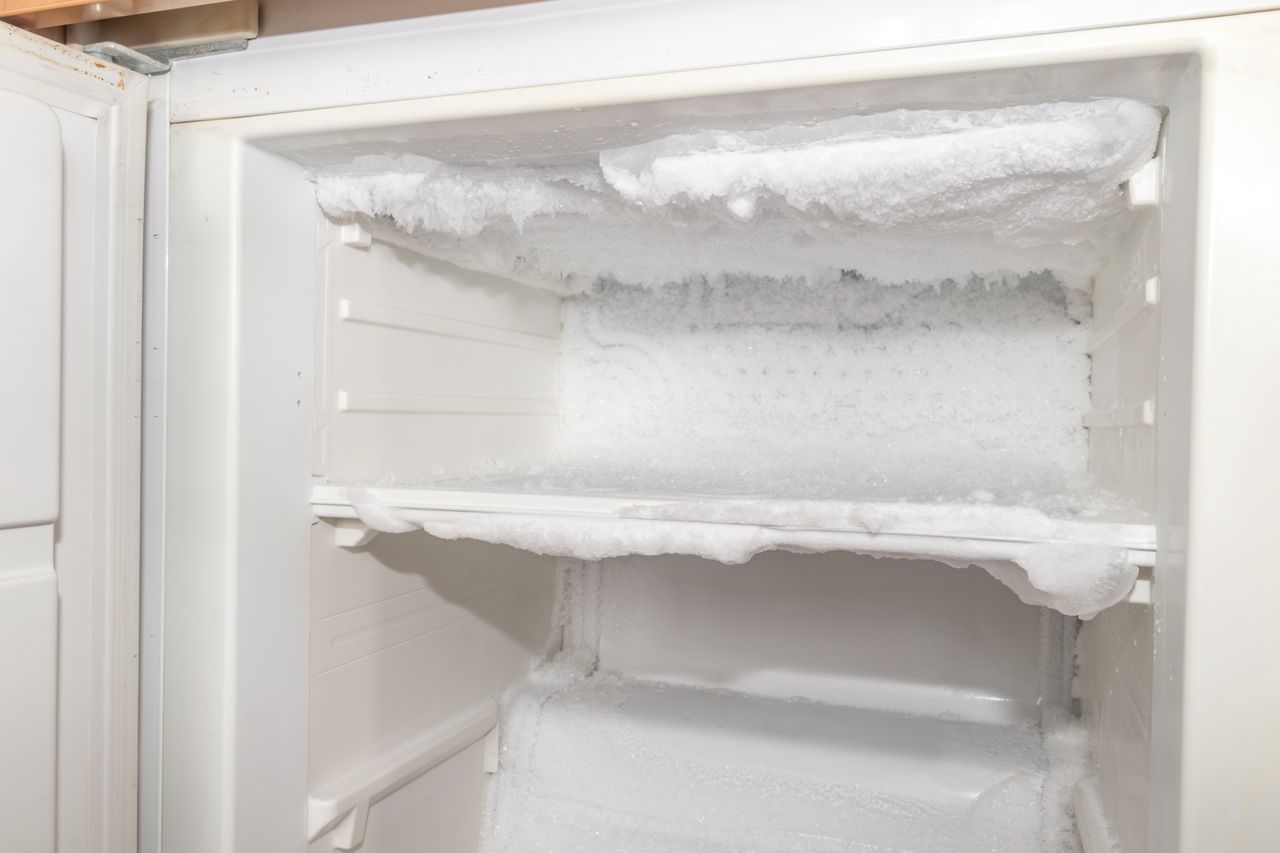 Efficient fridge care: Defrosting tips to save energy