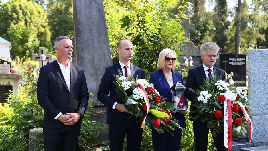 Tak delegacja Świętokrzyskich Struktur Prawa i Sprawiedliwości oddała hołd Wacławowi Niesłuchowskiemu