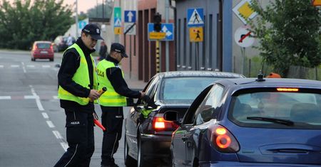 Policjanci będą inaczej zwracać się do kontrolowanych kierowców. Mają zachować dystans