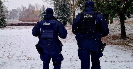 Nieobyczajne wybryki w katowickim parku. 38-latek przyznał się do winy