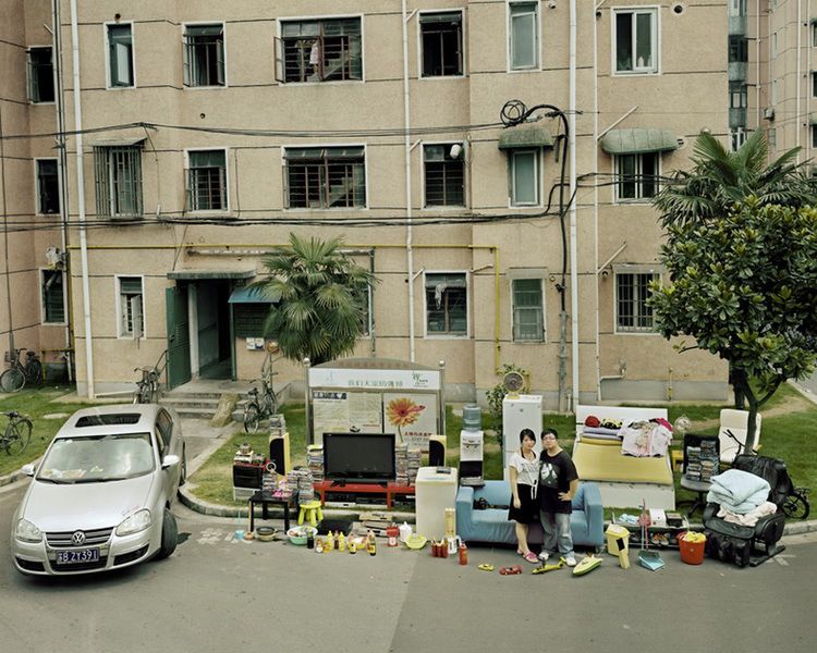 Przez 10 lat fotografował chińskie rodziny z ich całym dobytkiem 14