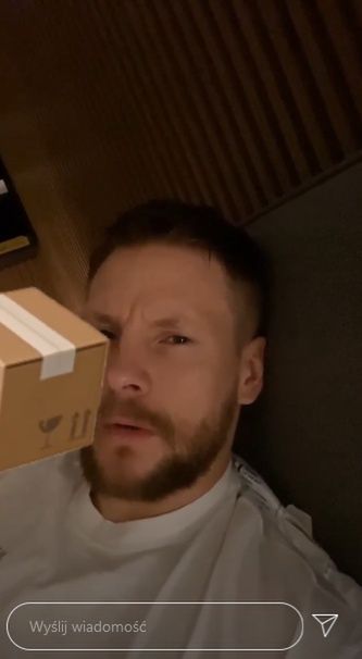Sebastian Fabijański tłumaczy się z telefonu do Patryka Vegi w Hejt Parku