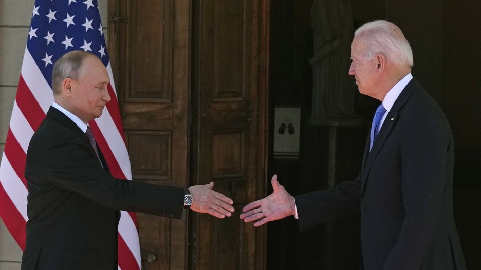 Joe Biden i Władimir Putin podczas spotkania w Szwajcarii