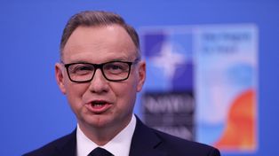 "Padłem". Andrzej Duda pokazał mema o sobie i Karolu Nawrockim