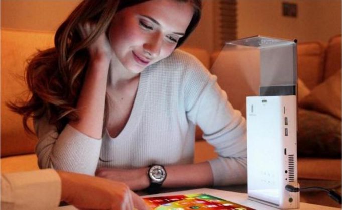 Projektor Lazertouch zamieni każdą powierzchnię w dotykowy ekran 2