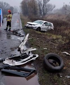 Uderzył w drzewo i uciekł. Zostawił umierającego pasażera