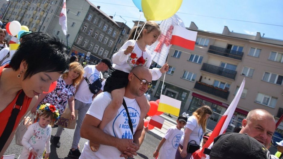 Marsza dla Życia i Rodziny przyciąga wielu mieszkańców.