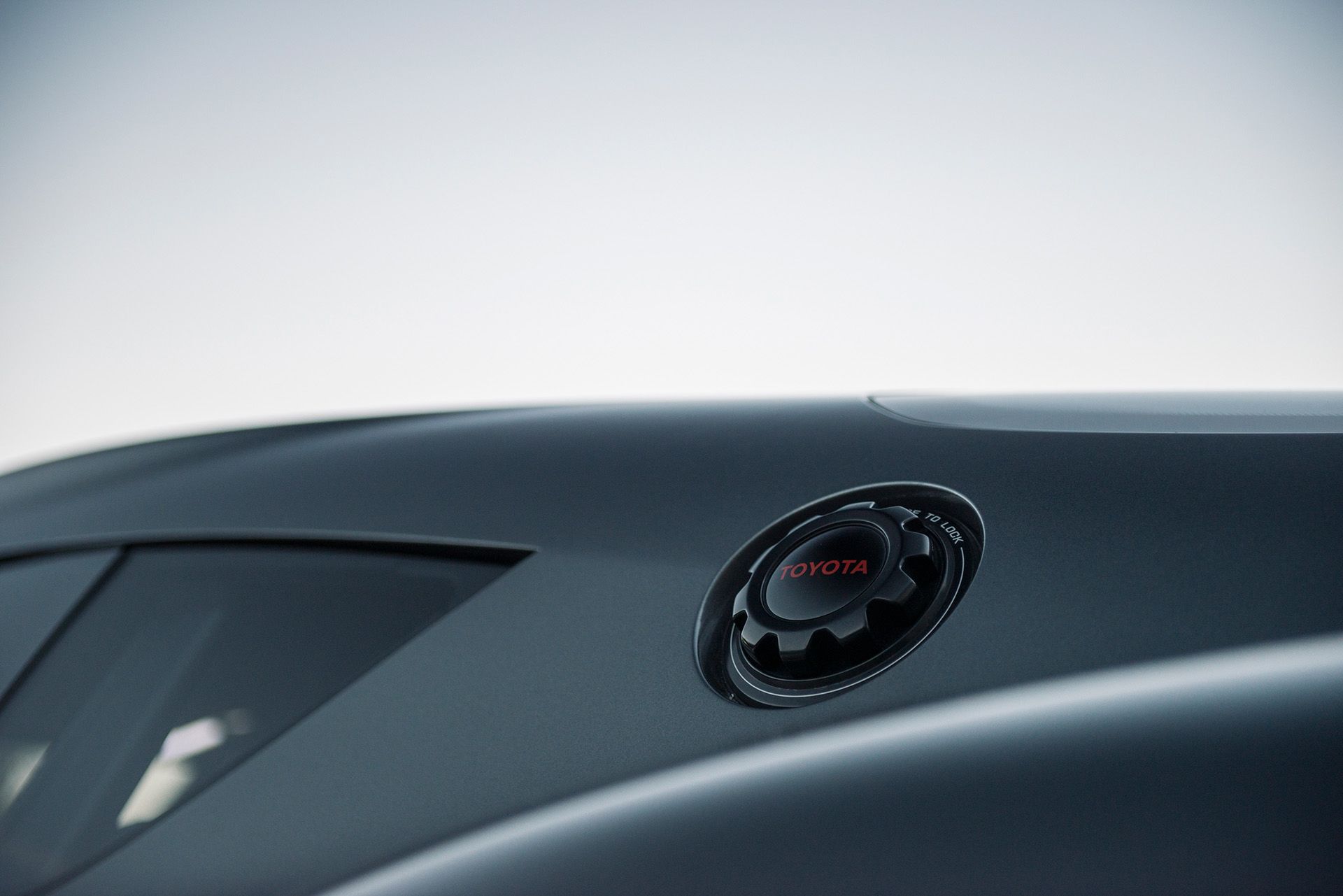 Koncepcyjna Toyota FT-1 w nowej galerii zdjęć 16