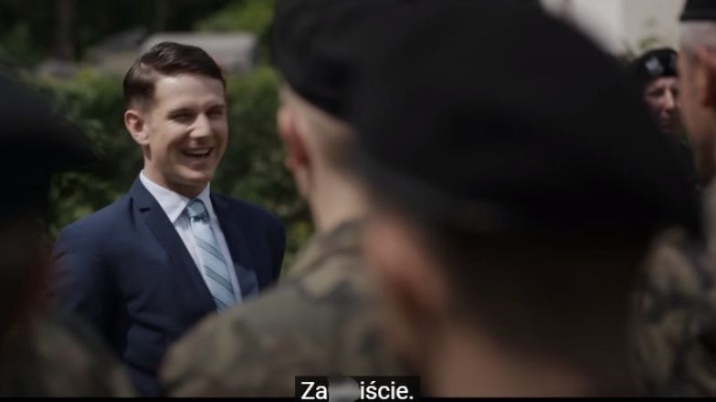 Kadr ze zwiastuna filmu "Polityka" Patryka Vegi