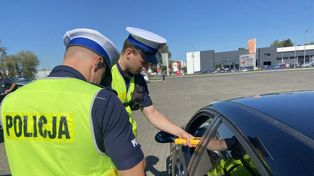 Ile trzeba odczekać po wypiciu alkoholu? Dużo osób nieprawidłowo szacuje czas