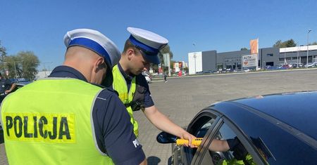 Ile trzeba odczekać po wypiciu alkoholu? Dużo osób nieprawidłowo szacuje czas