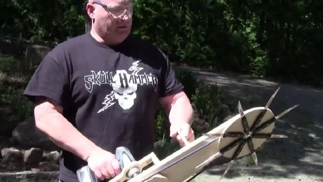 Mordercza kosiarka to poważna Sprava [wideo] 1