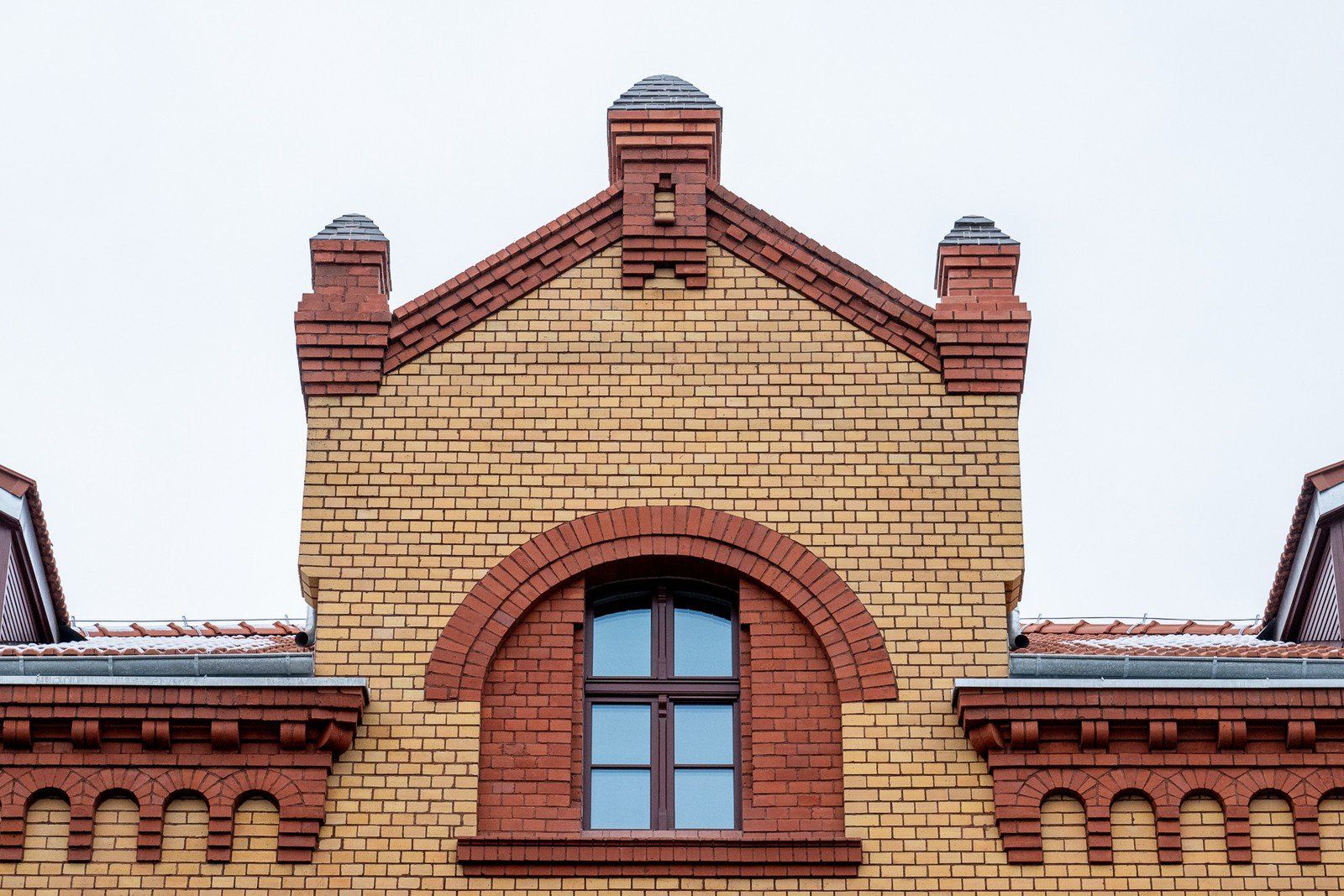 Zakończyła się renowacja pierwszego z trzech zabytkowych budynków Starej Rzeźni, należących do firmy Vastint. Obiekt został gruntownie odrestaurowany i przekształcony w budynek biurowy. 