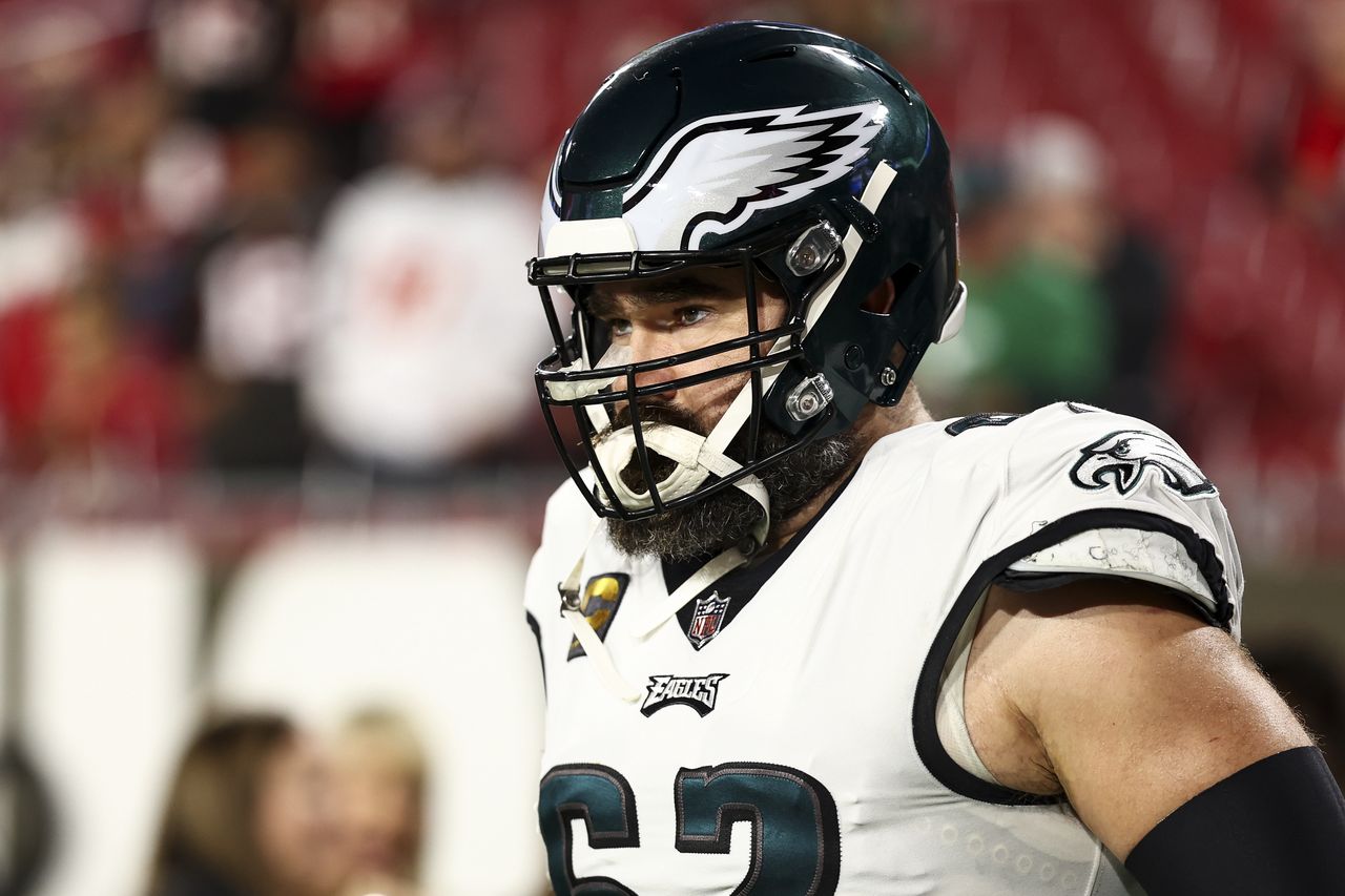 Eagles fans bid emotional farewell to Jason Kelce