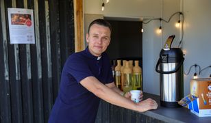 Metamorfoza agencji towarzyskiej. Ksiądz otwiera tu klubokawiarnię