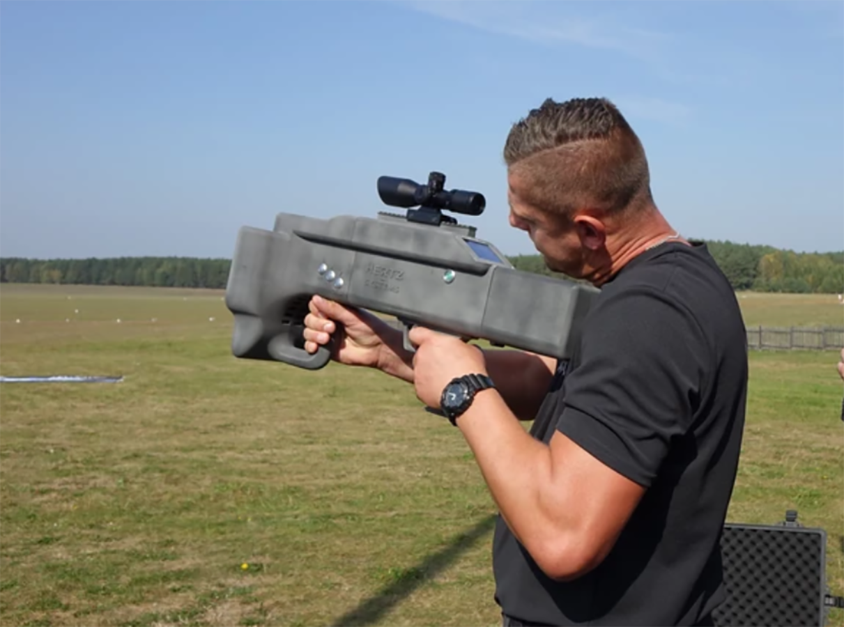 Karabin przeciwko dronom. Polska broń najnowocześniejszym rozwiązaniem na świecie