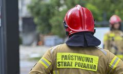 Pożar pod Warszawą. Dach hali zapadł się do środka