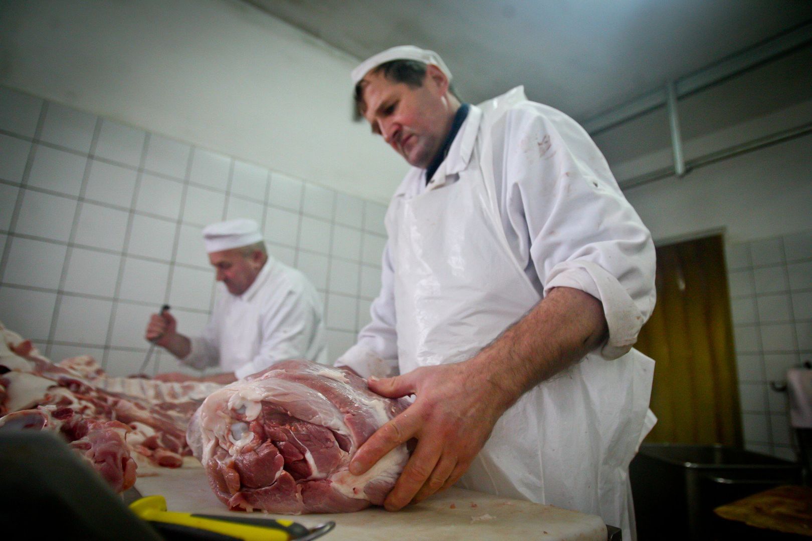 przyjęte przepisy mają na celu ułatwienie działania nowym właścicielom zakładów produkujących żywność pochodzenia zwierzęcego.