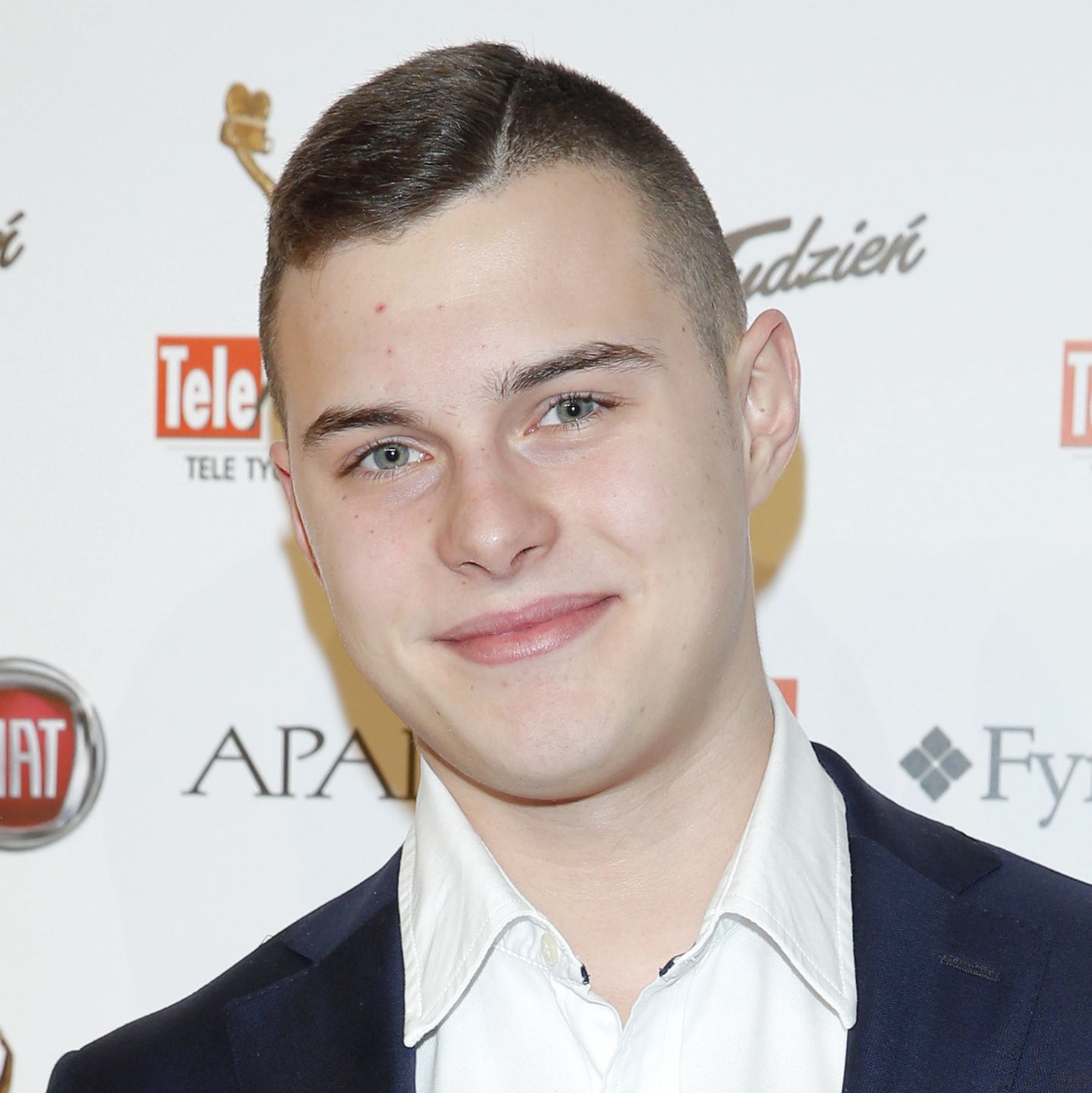 Adam Zdrójkowski wyznaje, że jego pierwszy pocałunek był z Julią Wieniawą