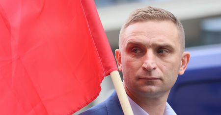 Bąkiewicz wygrał. Ogłosił to przed warszawskim ratuszem