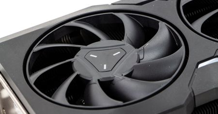 Karty Radeon RX 7900 XTX mają poważny problem. To nie wygląda dobrze