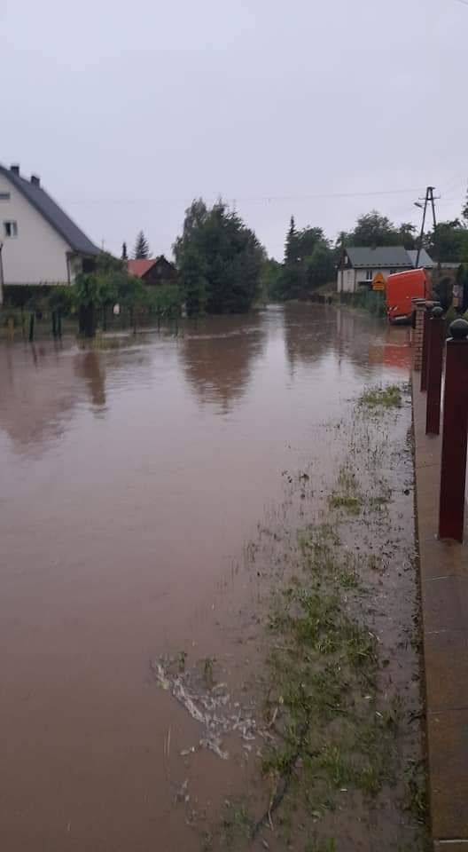 Skutki nawałnicy, która przeszła przez Karczmiska