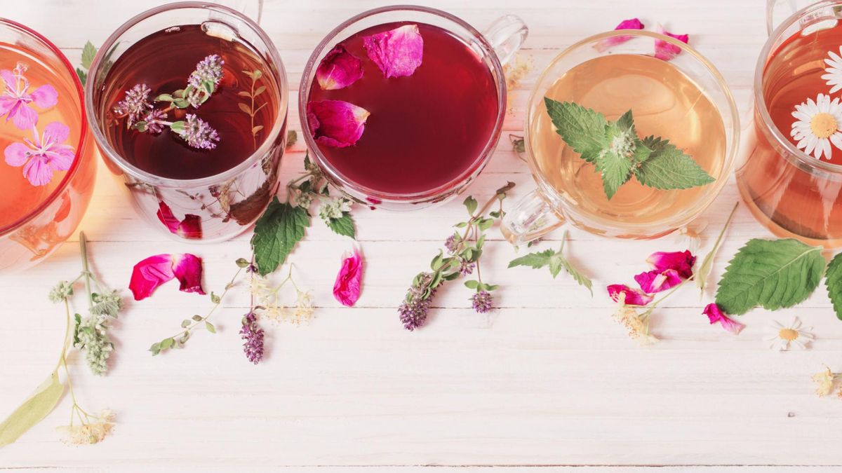 Herbata z dzikiej róży zachwyca smakiem i aromatem.