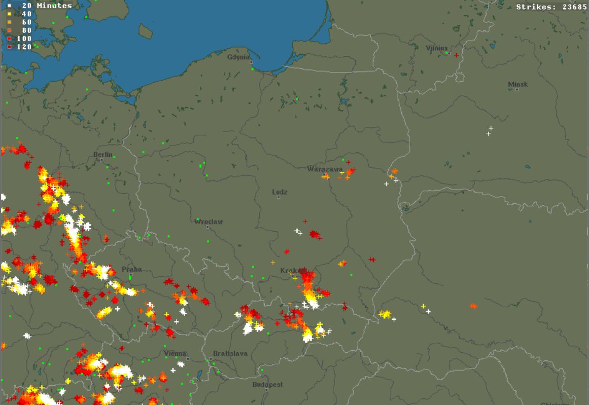 Burze nad Polską w sobotę ok. godz. 18