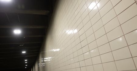 Warszawa. Nowe oświetlenie w tunelu na ul. Rzymowskiego