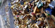 Kraków: Kłódki miłości wróciły na kładkę Bernatka