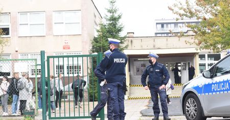 Zielona Góra. Dramat w szkole. Nowe informacje ws. nastolatki, która zaatakowała nożem