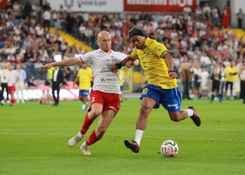 Ronaldinho Show 2025. Krakowskie akcenty w meczu legend Polska - Brazylia. Błaszczykowski, Peszko, Pazdan w drużynie Nawałki