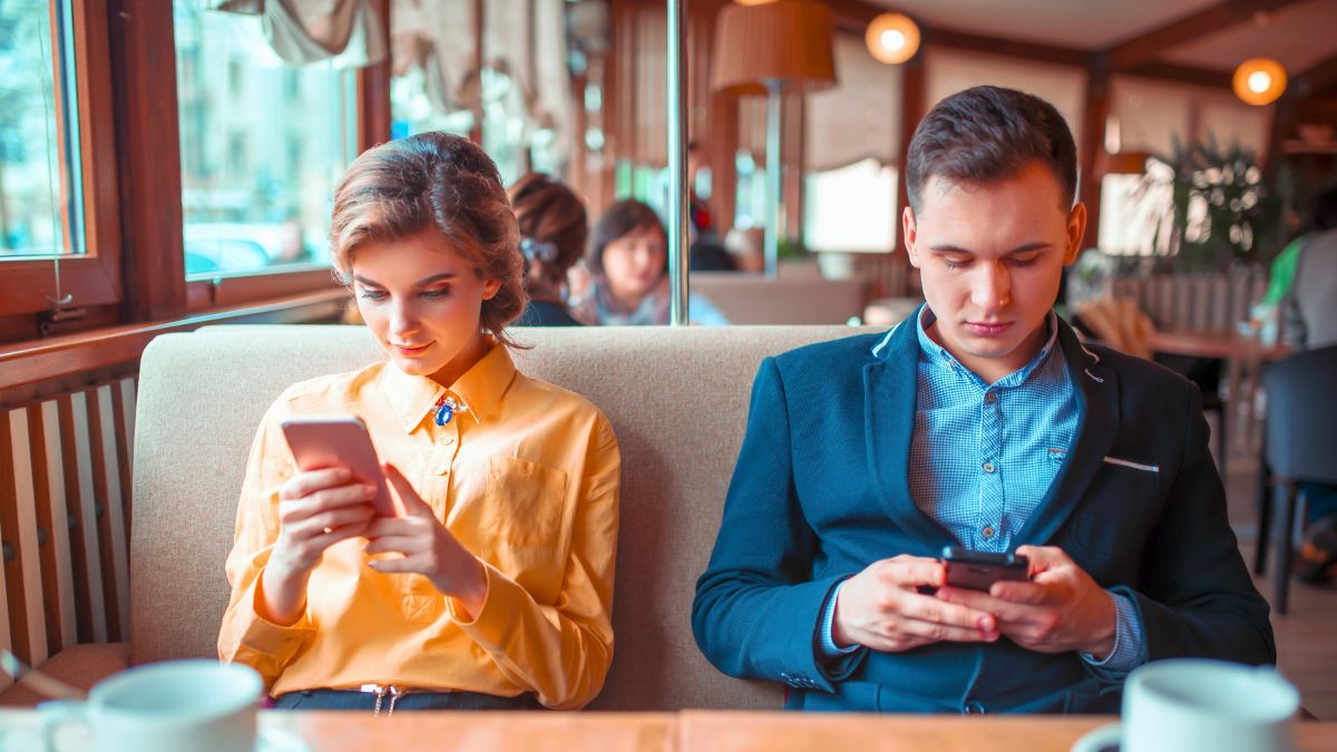 Ten sposób z telefonem powinien zaniepokoić 