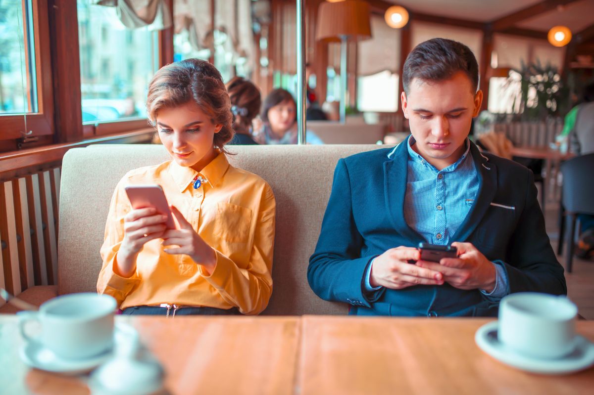Phubbing: the smartphone addiction disrupting our social lives and mental health