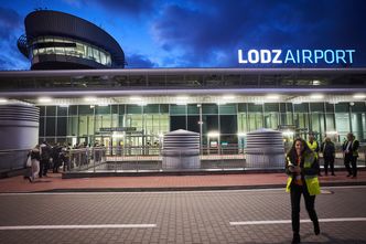 Ogromne straty lotniska w Łodzi. Miasto walczy o sprzedaż. W tle budowa CPK