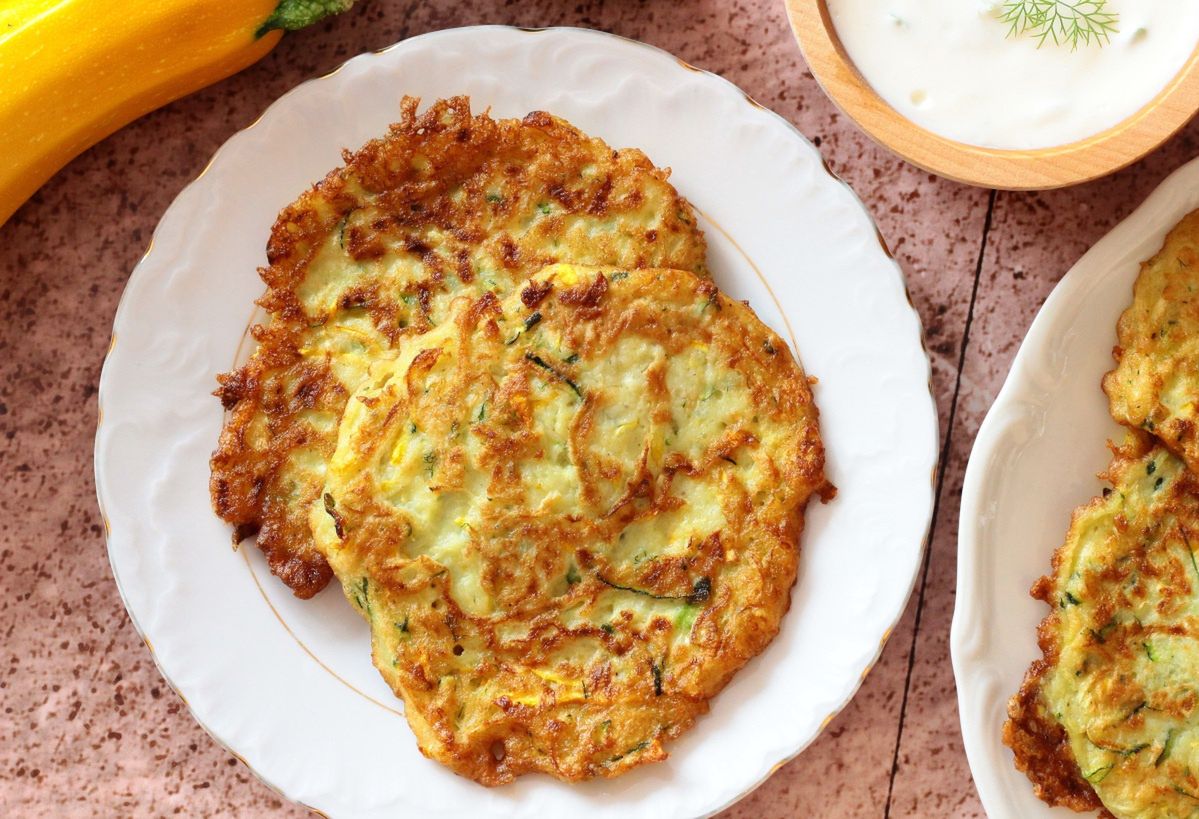 Delicious and crispy zucchini fritters