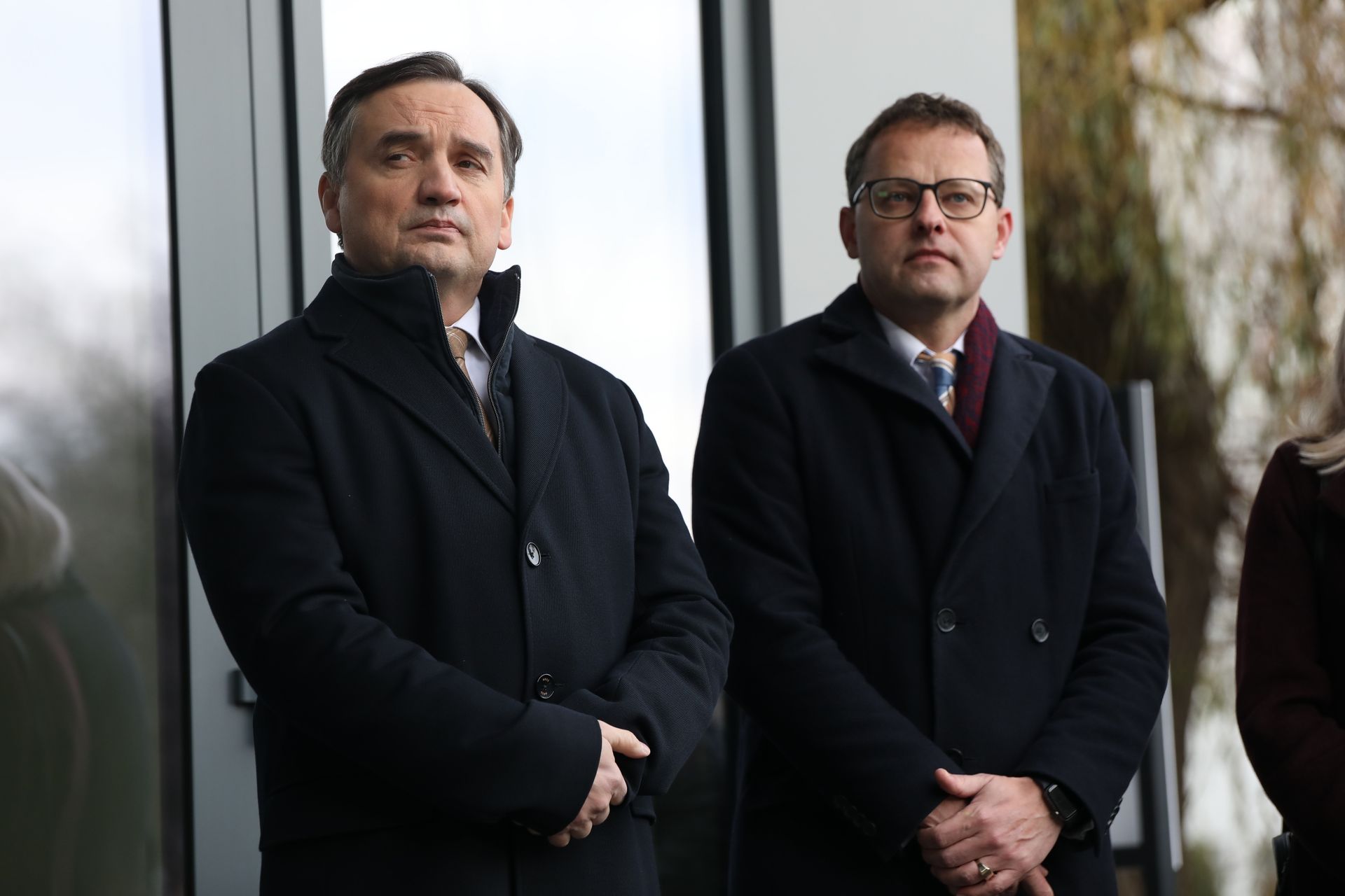 Polska płaci miliony za posłów Ziobrę i Romanowskiego