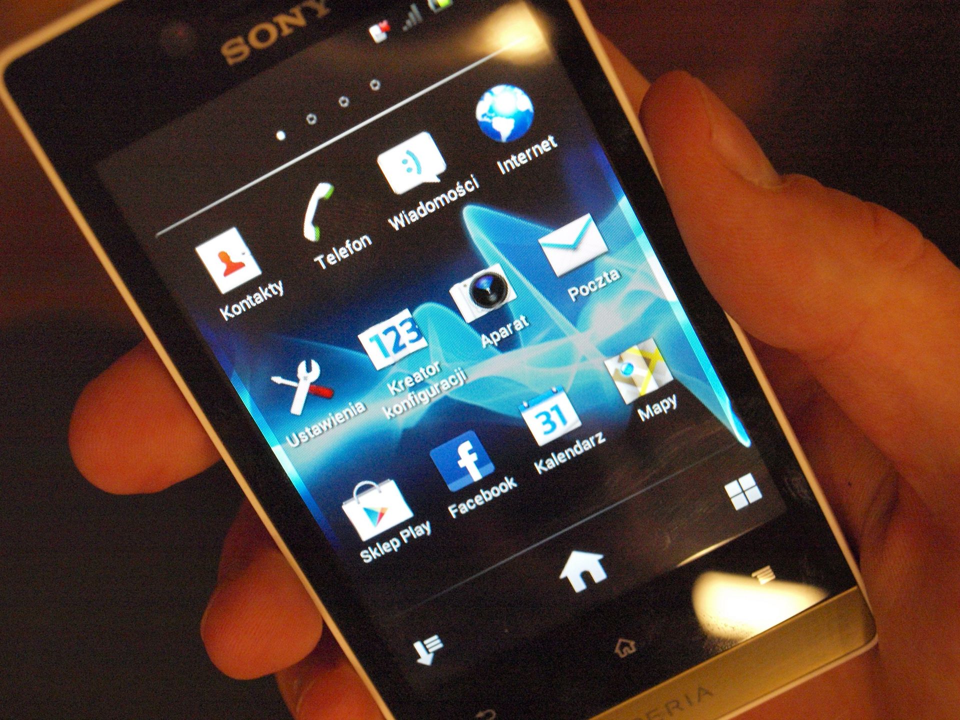 Sony Xperia miro - niska cena w parze z dobrą jakością [test] 5
