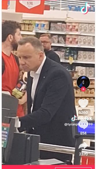 Andrzej Duda w Auchanie