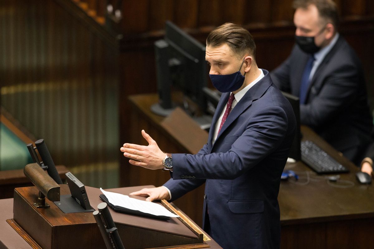 Łukasz Mejza w Sejmie zastąpił Jolantę Fedak. "Szarganie jej dobrego imienia" 