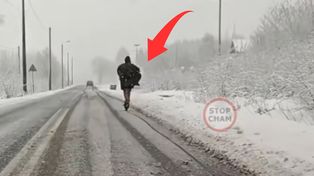 "Batman na hulajnodze". Nagranie ma ponad pół miliona wyświetleń