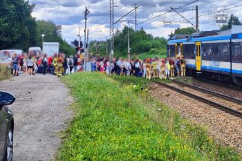 Tychy: Pożar lokomotywy. Ewakuowano około 100 pasażerów