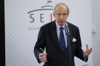 Co dalej ze sprawą wiceszefa MSZ? Media: Utknęła w sądzie