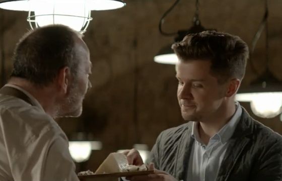 Radosław Kotarski z legendą o serze reklamuje konto w Banku Millennium (wideo)