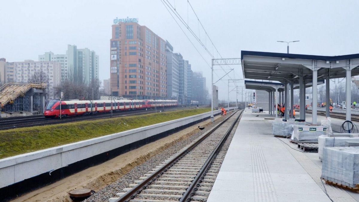 Od niedzieli 14 marca podróżni będą mogli ponownie korzystać z dworca Warszawa Główna